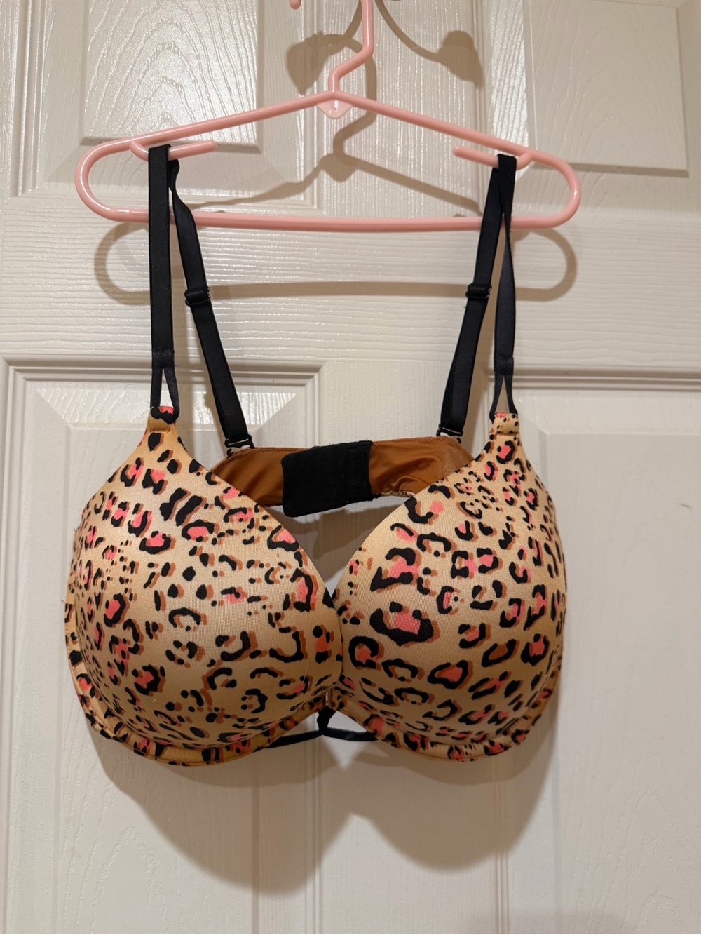 Leopard Print T-Shirt Bra - Beige with Pink Accents